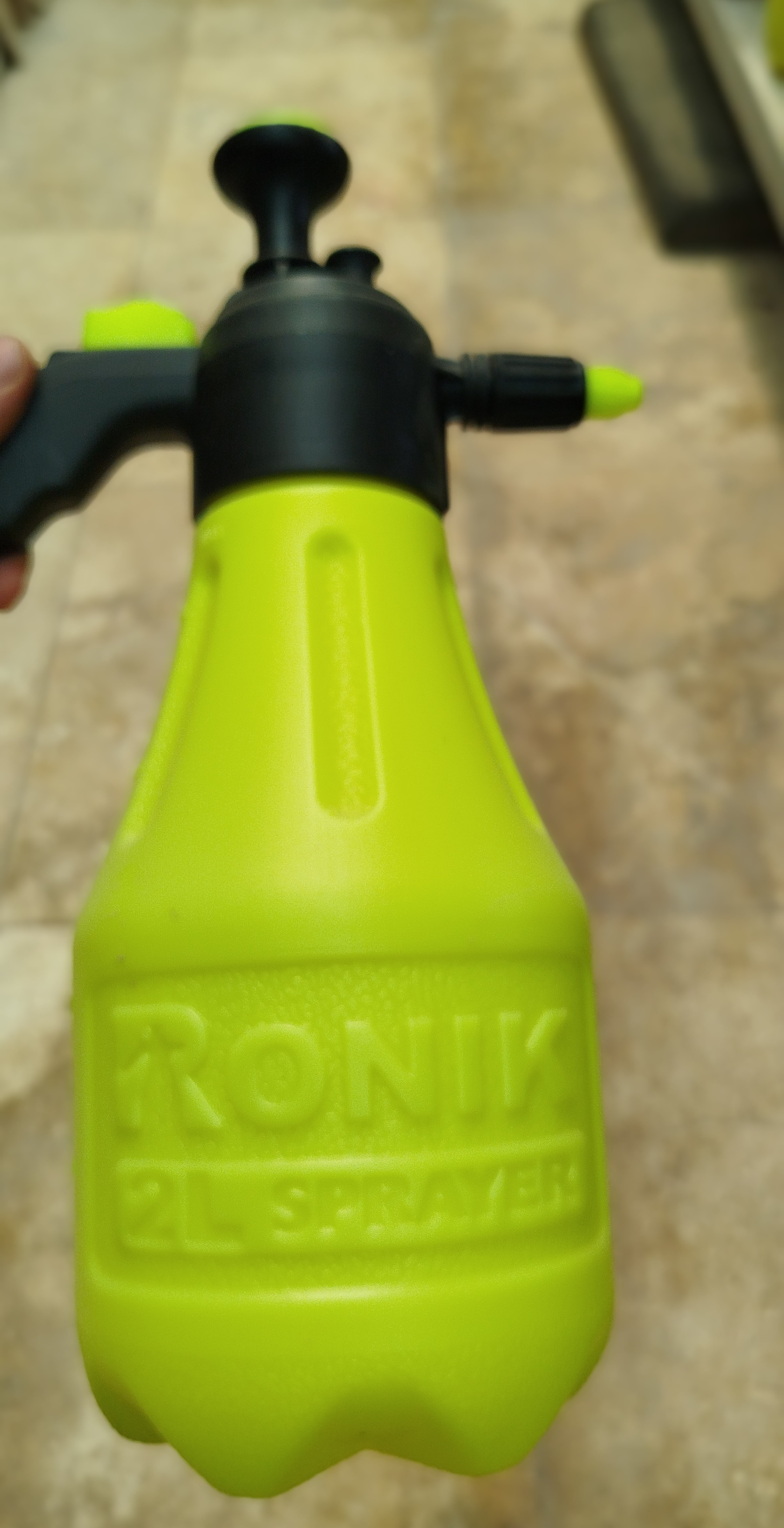 اسپری فشار قوی ۲ لیتری RONIK | قیمت اسپری پمپاژی برای سمپاشی و کودپاشی - گرین نفس 💦🌱✨